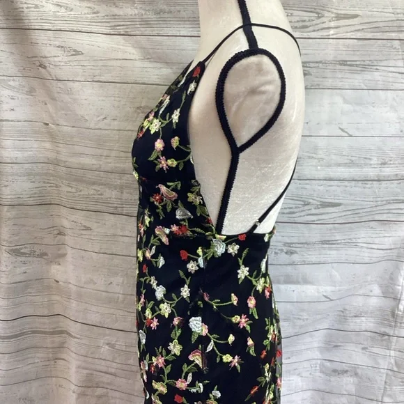 HTF Lulus Black Floral Embroidered Maxi Dress Open Back M Prom - Picture 7 of 16